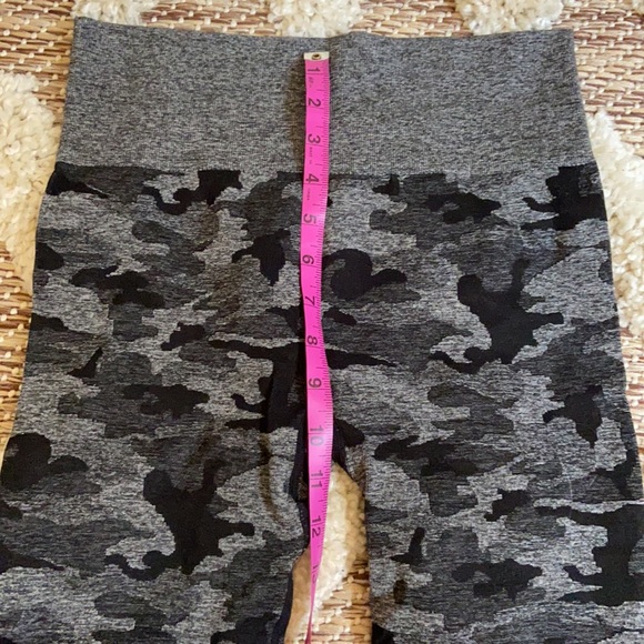 Seamless scrunched booty camo leggings - Picture 13 of 13